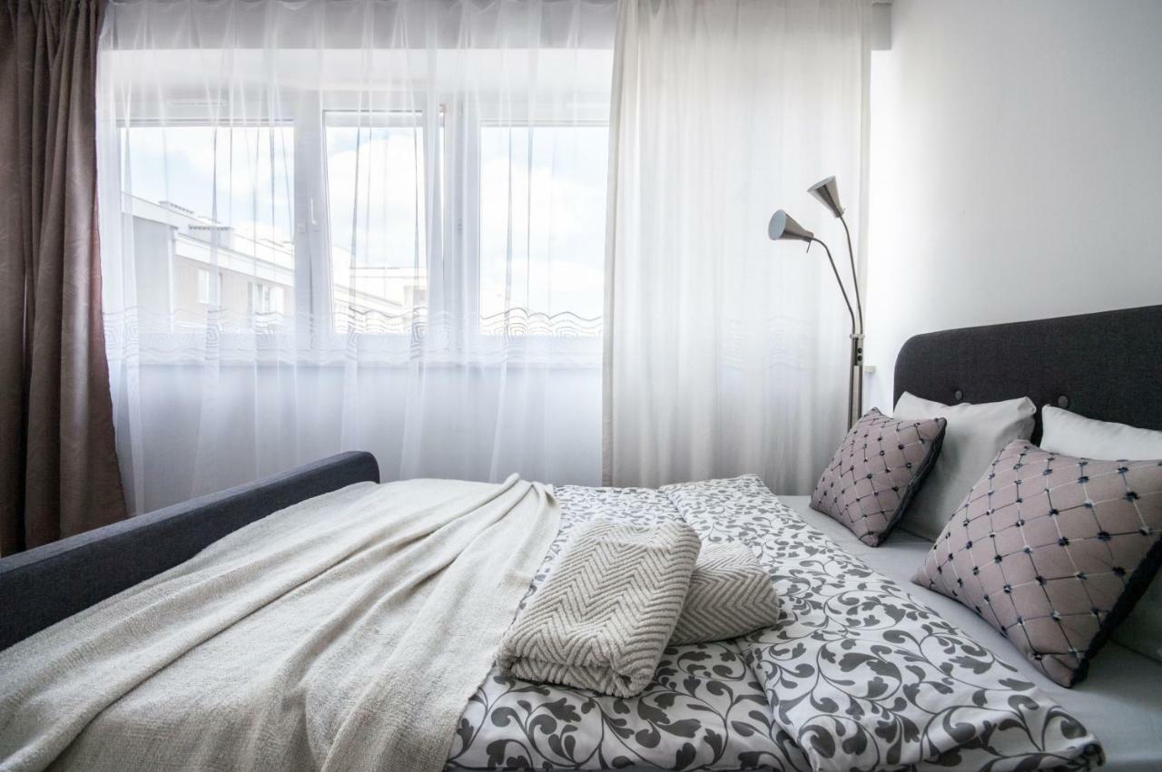 Coco Christina 2 Apartment Варшава Екстериор снимка