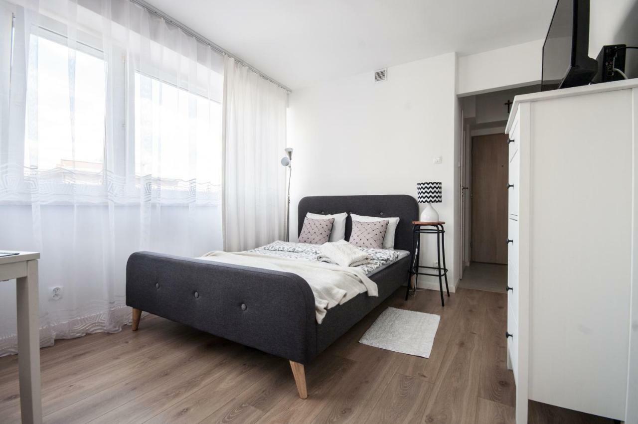 Coco Christina 2 Apartment Варшава Екстериор снимка